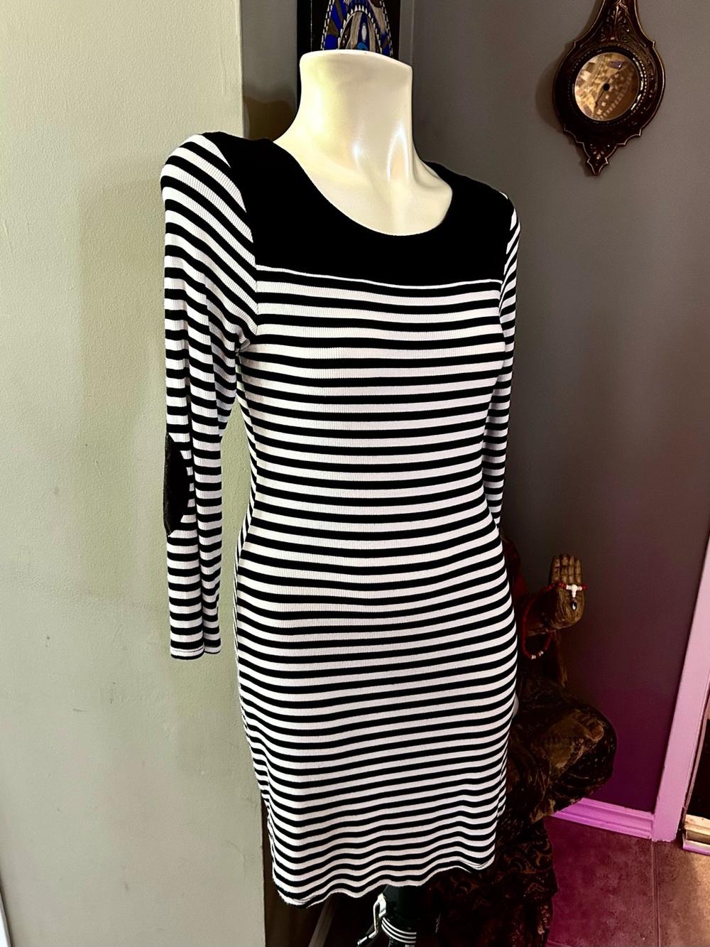 🎹 Stylish Knit Dress